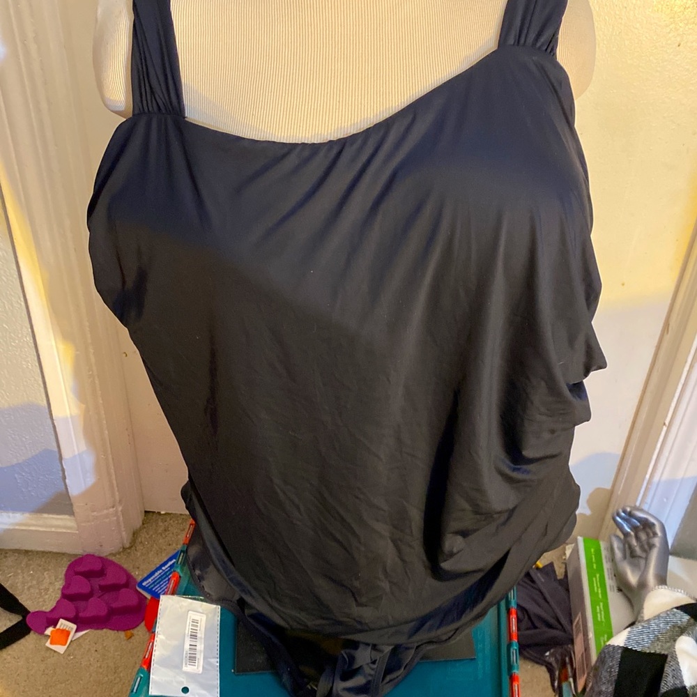 🚘New with tags Jantzen Glamour Maillot Cap-Sleeve One-Piece Swimsuit Black 22W